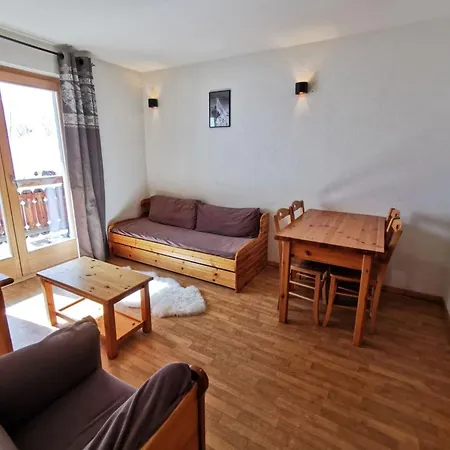 Inviting Near Village Center Daire